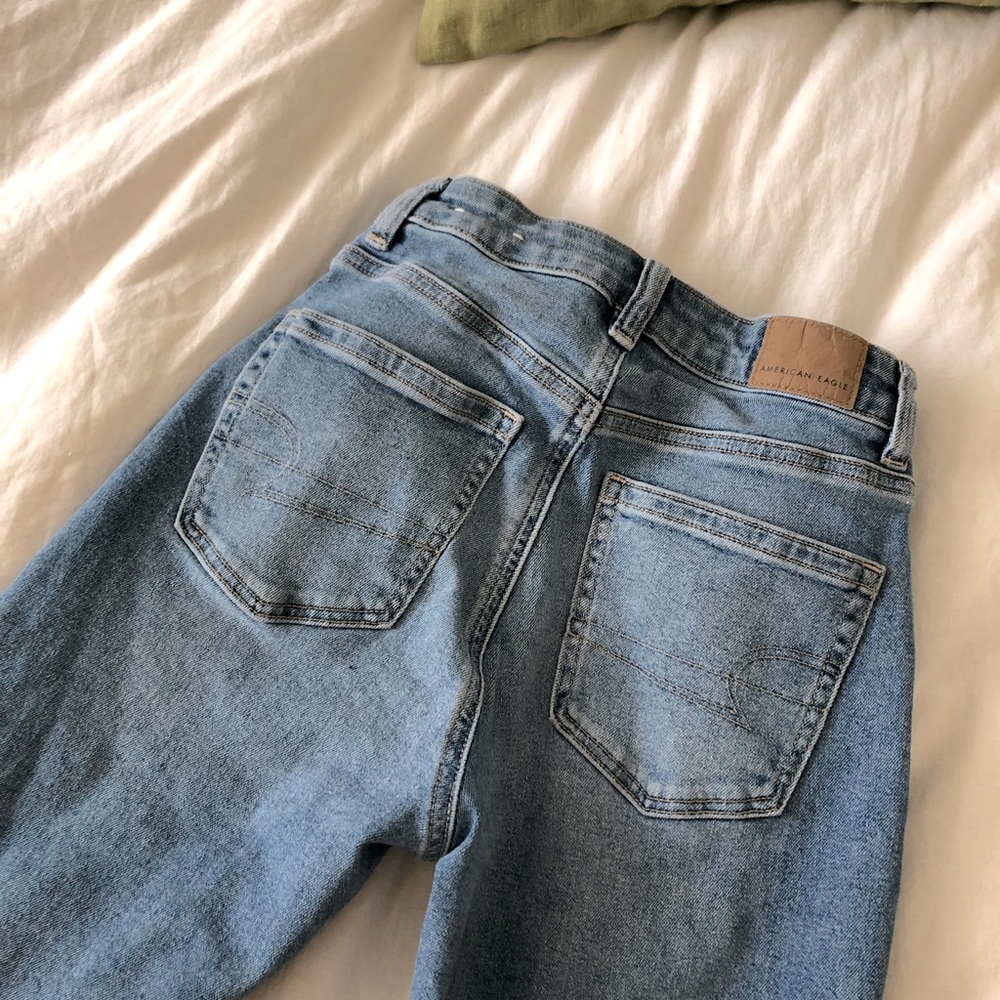 AE Light Wash Denim Skinnies
